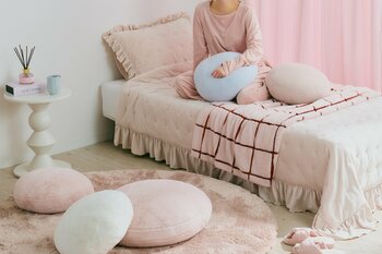 触れた瞬間“沼る”、とろけるもちもち触感。新作の寝具＆クッションが登場