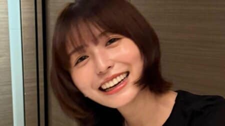 長濱ねる 幼少期から愛する“推し”との2ショット披露！28歳誕生日を“えぼし”つけた遊び心ある姿でお祝い「健やかに笑顔で」