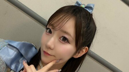 「神業すごすぎ」FRUITS ZIPPER真中まな “少女漫画のよう”な大きな瞳を披露！バッサリまつげのキュルンと輝くおめめに「すごい技術や！」