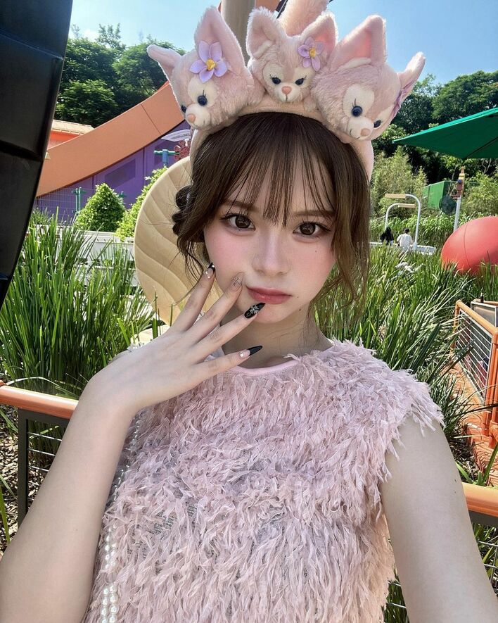 グニフニ♡困り顔うさちゃんのチュール装飾ベルト 人気インフルエンサーさくら 念願の香港ディズニーで“リーナ