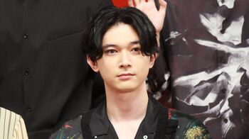 吉沢亮 休養中の村上虹郎にメッセージ「一緒にゲームやろ！」“東京リベ2”でのアクションも絶賛！