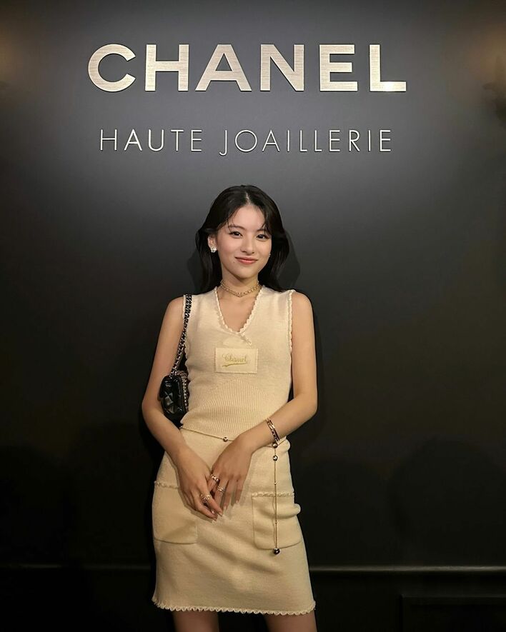 26s今期国内百貨店購入CHANELシャネルスカート34出口夏希さん着 宝石よりも輝く！出口夏希 シャネル身につけ美脚際立つ抜群のスタイル