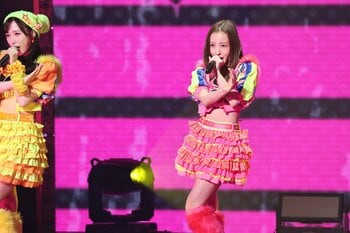 板野友美へそ出しミニスカ衣装で『ツンデレ！』披露「みんな性格も外見も変わらなくて帳尻合わせてきたんだなと（笑）」AKB48 20周年記念コンサート最終日