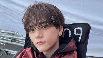 「背後におもろい子おる」中島颯太 新曲MVオフショットにメンバーがチラリ！？仲の良さが伝わるおちゃめな姿に「たまらん」「ビジュ最強すぎ」