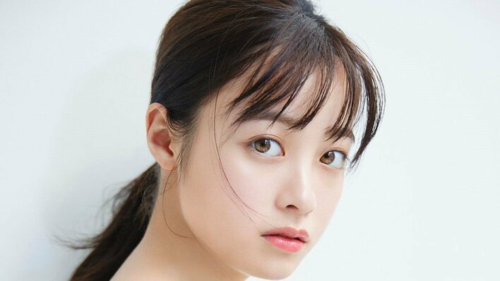 「格が違う」橋本環奈の“プライベート写真”公開も…ふわふわイヤマフショットに「季節感！！笑」とツッコミの声
