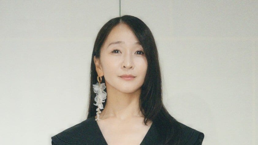Perfume かしゆか “雰囲気違う”黒ワンピ姿で美脚のぞくショット ...