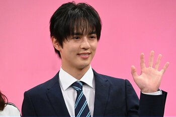 奥野壮「特に…ないです……」質問に正直回答で会場爆笑！山崎紘菜「私たちは子役だと思ってる（笑）【『今夜もシリアルキラーと待ち合わせ』制作発表】