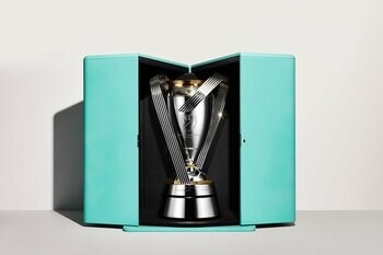 【ティファニー】MLSカップで初優勝したインテル・マイアミCFをティファニー製トロフィーで祝福