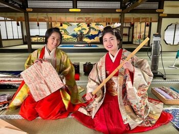 小芝風花＆西野七瀬 オフショット公開　「可愛い！」「頑張れー」と応援の声　ドラマ『大奥』