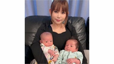 中川翔子 「双子でも全然違う！」2S公開！生後1ヵ月で髪の毛から