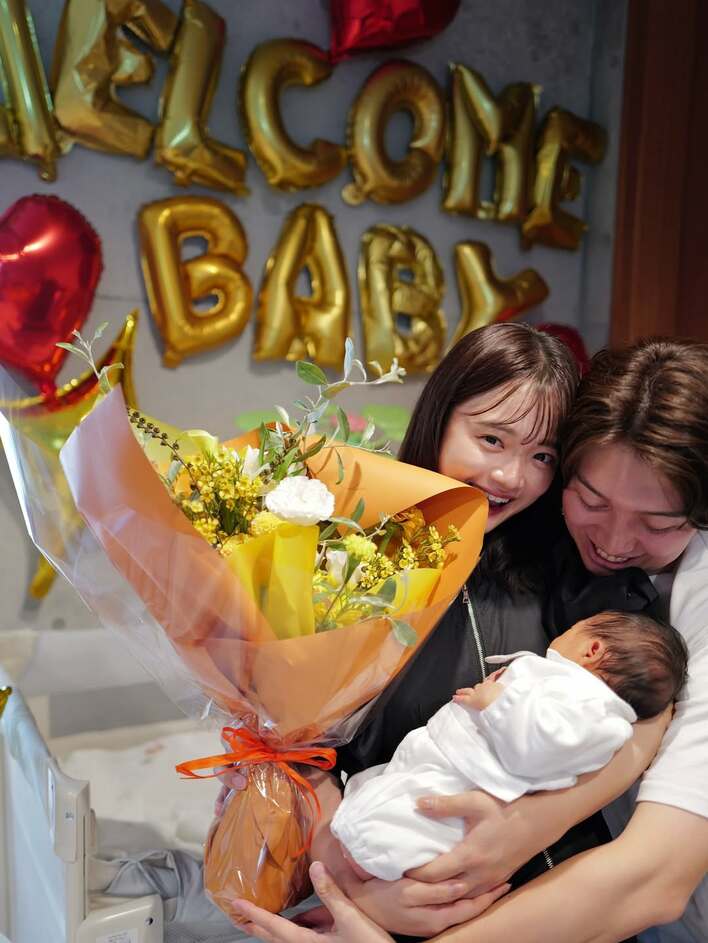 赤ちゃんとあそぼ　訳あり 尊すぎます」生後1ヵ月息子の全力“大あくび”を披露！田久保夏鈴 ミニ丈