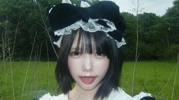 「さすがに爆沸き」あのちゃん ロリータファッション披露！舌を出したおちゃめな表情に「写真集の1ショットみたい」と大歓喜