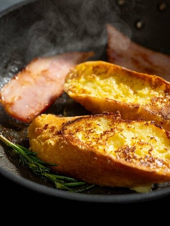 【CAFE FLO（カフェ フロ）】2月19日（木）より看板メニューがリニューアル！特製アパレイユがとろける「至福のフレンチトースト」が新登場。お食事系からスイーツまで全4種を展開。