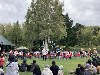 【コスモスが咲き誇る丘の上で“食”と“音楽”を楽しもう！】「たきの秋空文化祭2026」9/20（日）・21（月祝）開催！（国営滝野すずらん丘陵公園）