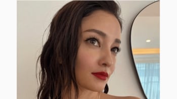 「神々しい」黒木メイサ(36) 最新プライベートショットを公開！“美デコルテ”際立つクールな表情に「もはや芸術」「いつ見ても最高にかっこいい」