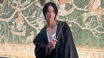 JO1佐藤景瑚『ハリー・ポッター』の世界で美しすぎる魔法使いに！？「マントが世界一良く似合う男！」など絶賛の声が続々