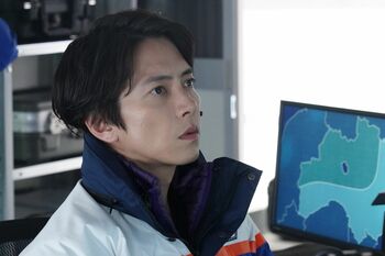 雪山での災害が連鎖！晴原（山下智久）は救助のため気象分析を続けるが…『ブルーモーメント』第2話予告