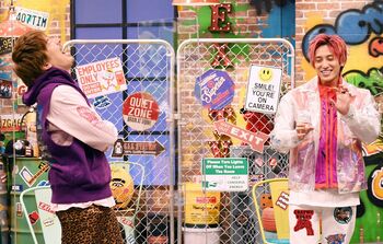 「どうやったら芸能人と付き合える？」EXITがトークではっちゃけ、本番中にほろ酔い！『EXITV』収録に密着リポート