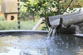 もっと“おこもり旅”湯河原温泉の旅館が「半露天風呂付客室」を増室　TVのない客室で心を満たす休日｜2025年12月18日