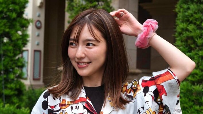 真野恵里菜 夫・柴崎岳が購入したシャツ姿で我が子とディズニー満喫！メンズアイテムをおしゃれに着こなした様子に「素敵です」「憧れママ」