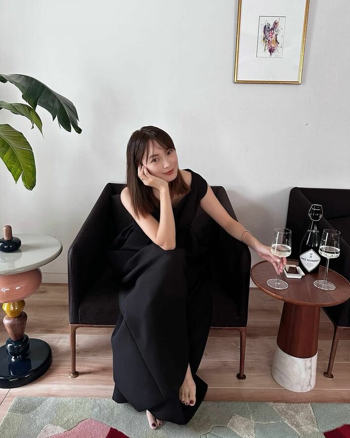 家おしゃれすぎる」蛯原友里 “カラフル”自宅ショット披露 「オフのエビ