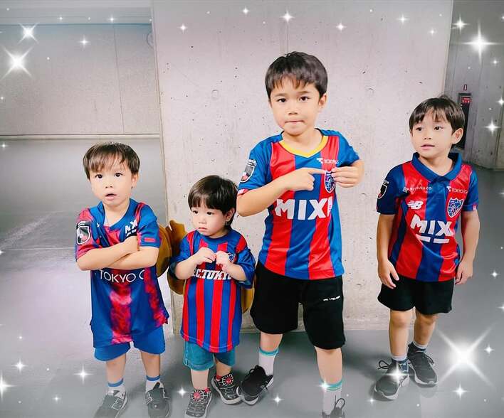 三男の顔ブラボーすぎ」長友佑都の妻・平愛梨 4人の子供たちによる