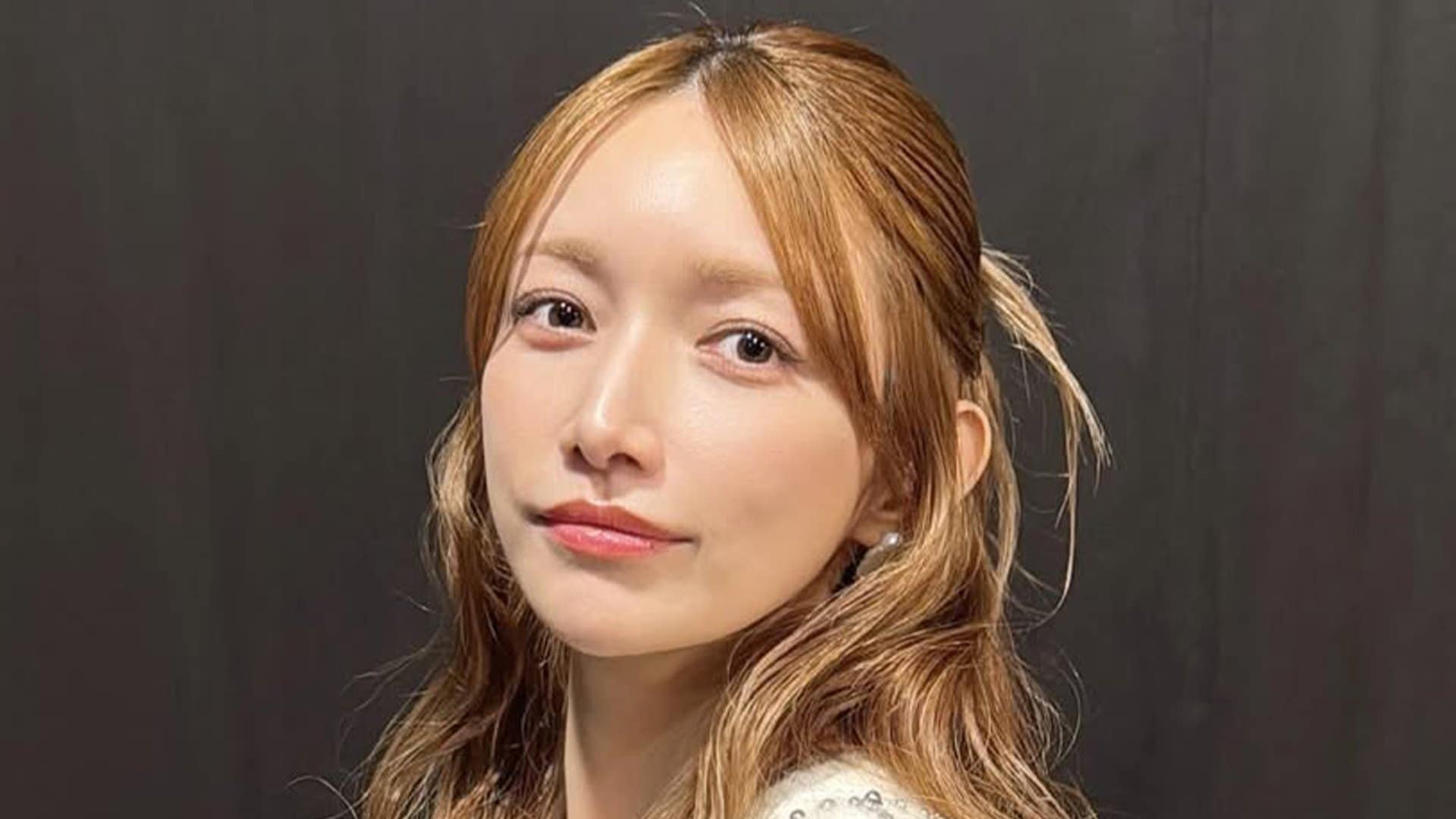 森の妖精かと…」後藤真希 森の中でふわり輝く純白ワンピース姿を披露