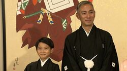 「化粧もうまくなってきた」市川團十郎 長男・新之助の化粧中の姿に反響「目力がパパ似」「すごい色っぽい」お茶目なプライベートショットも
