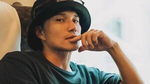 市原隼人 分厚い胸板や肩幅際立つオーダーシャツ姿にファンもん絶「肩幅とウエストの比例は私の夢より大きい」「映画のワンシーンみたい」