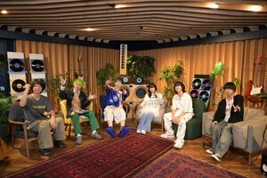 MON7A、『ユイカ』、優斗（Blue Mash）、平川直人（Khaki）、おかともき（猫背のネイビーセゾン）、映秀。同世代の6人が曲作りの裏側を赤裸々トーク『オトノアソビバ～新世代アーティストがはじける夜～』