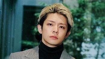 オフショ大連発！岸優太 色っぽい浴衣姿や品格あふれるスーツ姿など「大人の男感出てる」「爆イケすぎ♡」とファンもん絶