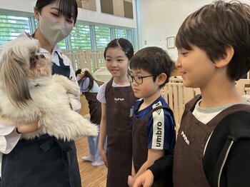 【こどもの休日の過ごし方】10/4出発 犬と人の絆を深める！ドッグカフェでお仕事体験ツアー