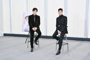 岩田剛典が「うらやましい」と思う“ガチの幼なじみ”YUとの対談で「照れくさい」を連発