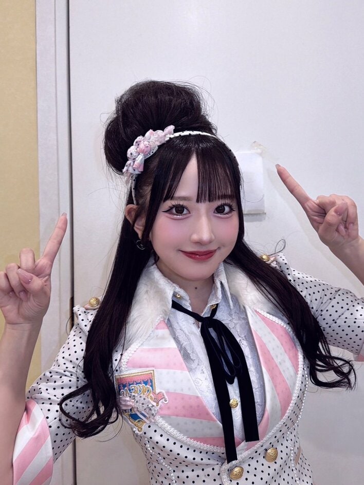 【画像】「まるで身長が10センチ伸びたみたい！」「懐かしすぎる」“高橋みなみヘア”姿が話題のSKE48・相川暖花の再現度高いショットを見る
