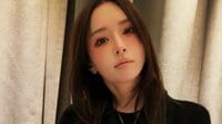 浜崎あゆみ ミニ丈×網タイツコーデ披露で「大人の色気が半端ない」と反響！大胆にデコルテを見せたオーラあふれる姿に「ほれぼれします」