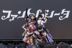 ファントムシータ『ホラークイーン』発売記念イベント開催 「THE FIRST TAKE」で話題『ゾクゾク』も披露！Adoのサプライズ発表に歓喜