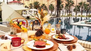 海辺のサンセットから炎を囲む夜へ！牛フィレ＆相模湾の恵みを味わう一夜限定「秋の収穫祭ディナー」を10/10開催！食後は焚き火台でスモア体験｜リビエラ逗子マリーナ「マリブファーム」