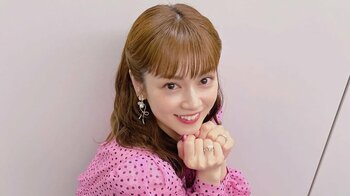 「三男の顔ブラボーすぎ」長友佑都の妻・平愛梨 4人の子供たちによる“PAPA応援隊”の様子を公開！試合を見守る姿に「世界一可愛い円陣」