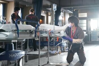 建築現場の崩落事故発生！夢で朱羅（松本若菜）から手技を褒められた保（佐野晶哉）は気合を入れて処置にあたるが…『Dr.アシュラ』第6話予告