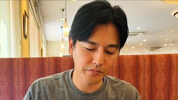 要潤 ファミレスでもぐもぐタイム！大きく口を開けて味わうまでの3コマショットに「一緒に行きたいです！」「こっちまでお腹すいてきた…」