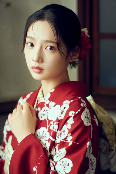 日向坂46・櫻坂46ら人気アイドル8名の“ハタチ”の振袖姿 谷口愛季、竹内