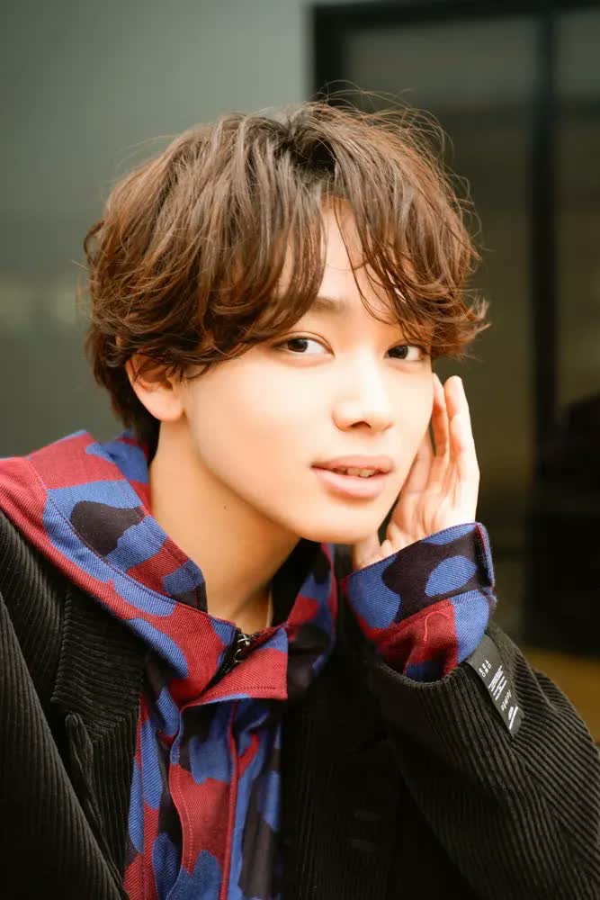 祝17歳！宮世琉弥が 1分自己PRとセルフィーに初挑戦！「僕は自由に生き