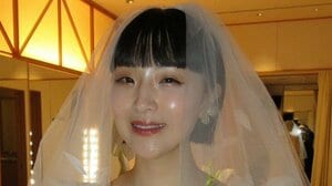 松田優作さん長女・松田ゆう姫 ウェディングドレス姿の結婚披露宴の裏側を公開！夫と手をつなぎ見つめ合う仲睦まじい姿に「すごいオシャレ」