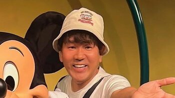 「パパの顔になってる」藤本敏史 9歳次女とおそろコーデでディズニー満喫！白T×デニム姿で同じポーズを決める2Sに「親子愛が伝わってくる」