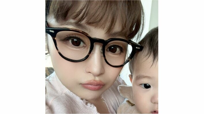 鈴木奈々 「私の子供です！」生後5ヵ月赤ちゃんを抱っこした姿に「可愛い過ぎ」と反響！西野未姫の長男にメロメロ