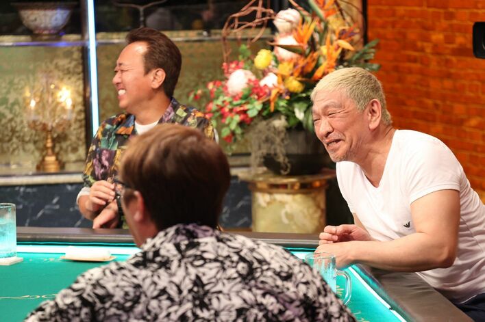 松本人志「俺が描いてたトークテーマじゃない！」酒のツマミが昼の会議室に！？