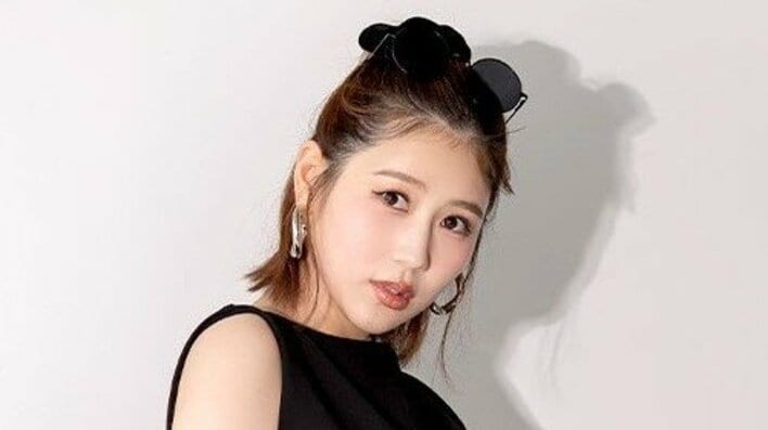 【画像4枚】「めっちゃセンス良い」臨月突入の西野未姫 1歳長女とのふっくらおなか際立つマタニティフォトを見る