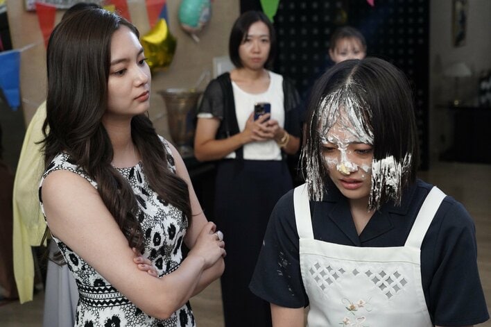 ボスママ・新川優愛「顔面ケーキはトラウマ級の衝撃」悪夢の誕生日会の真相が明らかに『娘の命を奪ったヤツを殺すのは罪ですか?』第4話