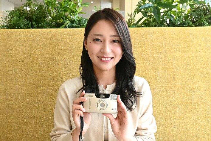【写真26枚】祖父が愛用したフィルムカメラについて語る宮本真綾アナ