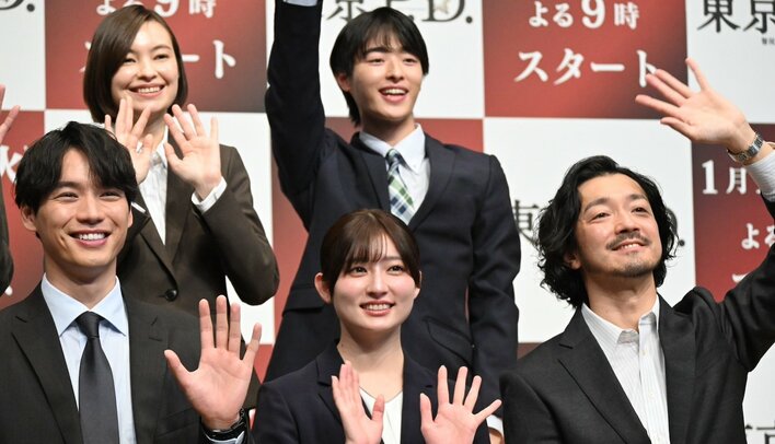 福士蒼汰からの“お下がり”に谷原七音が大感激「うれしくて騒ぎまくってました」『東京P.D. 警視庁広報２係』